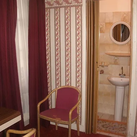 Saint Pierre Hotel 2*